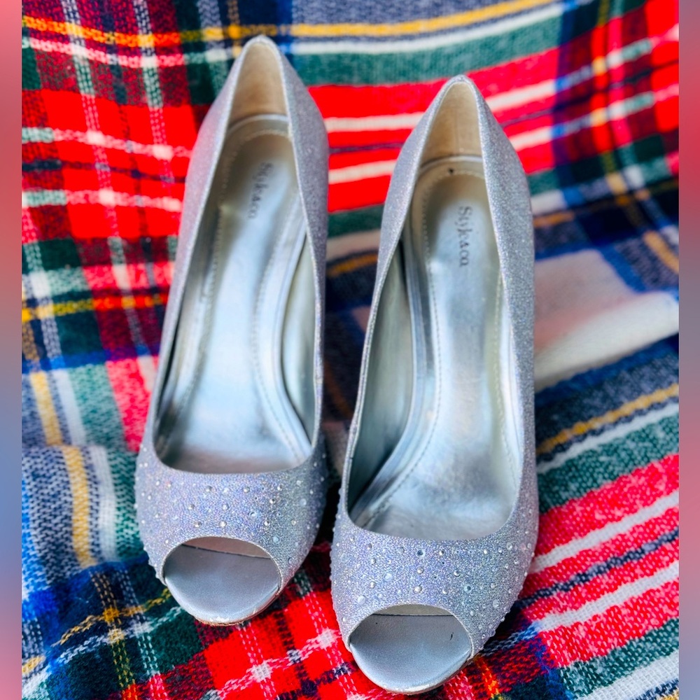 Style&Co Peep Toe Silver Pumps